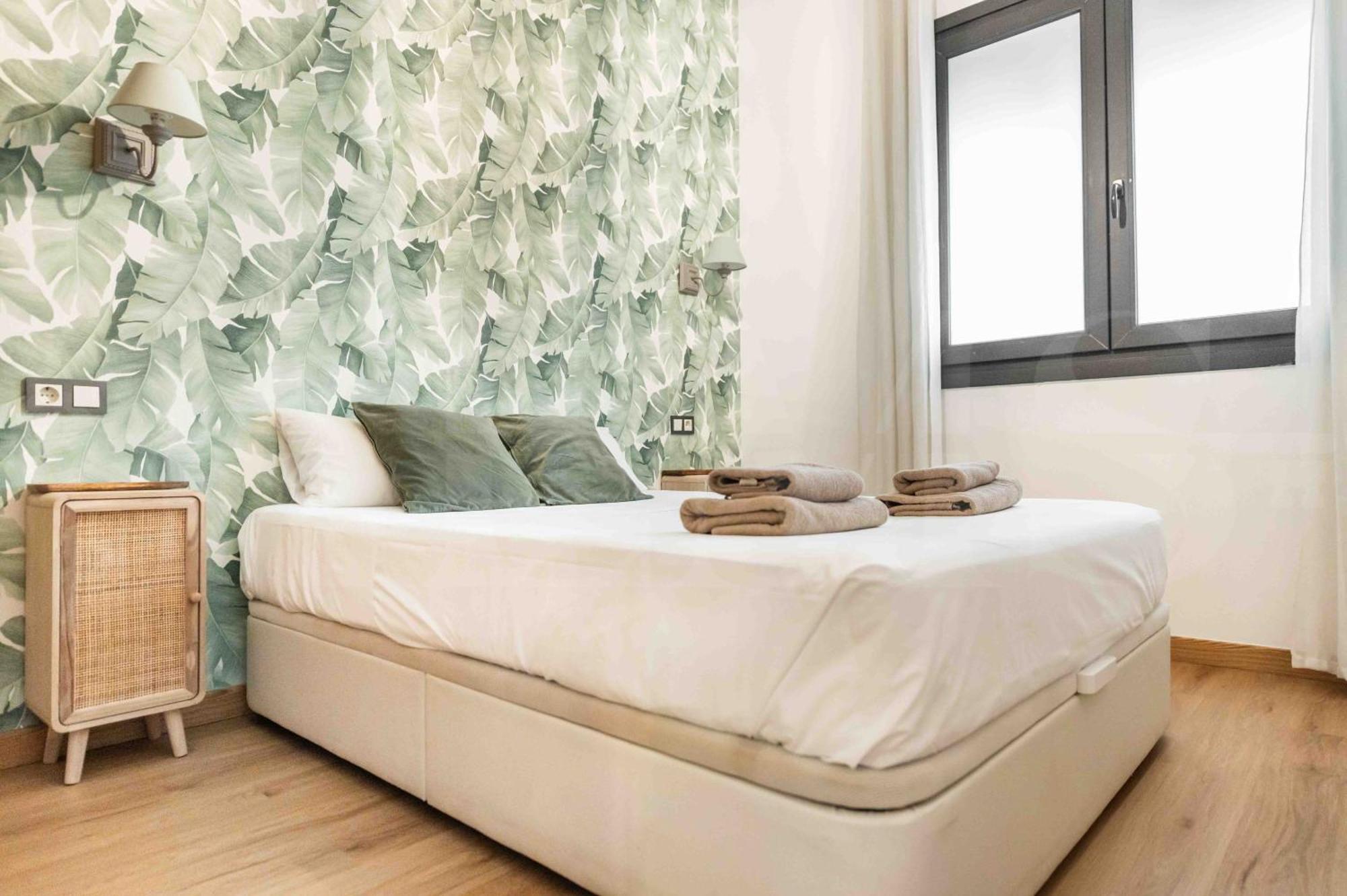3br With Parking And Patio In The Center By Rems Appartement *