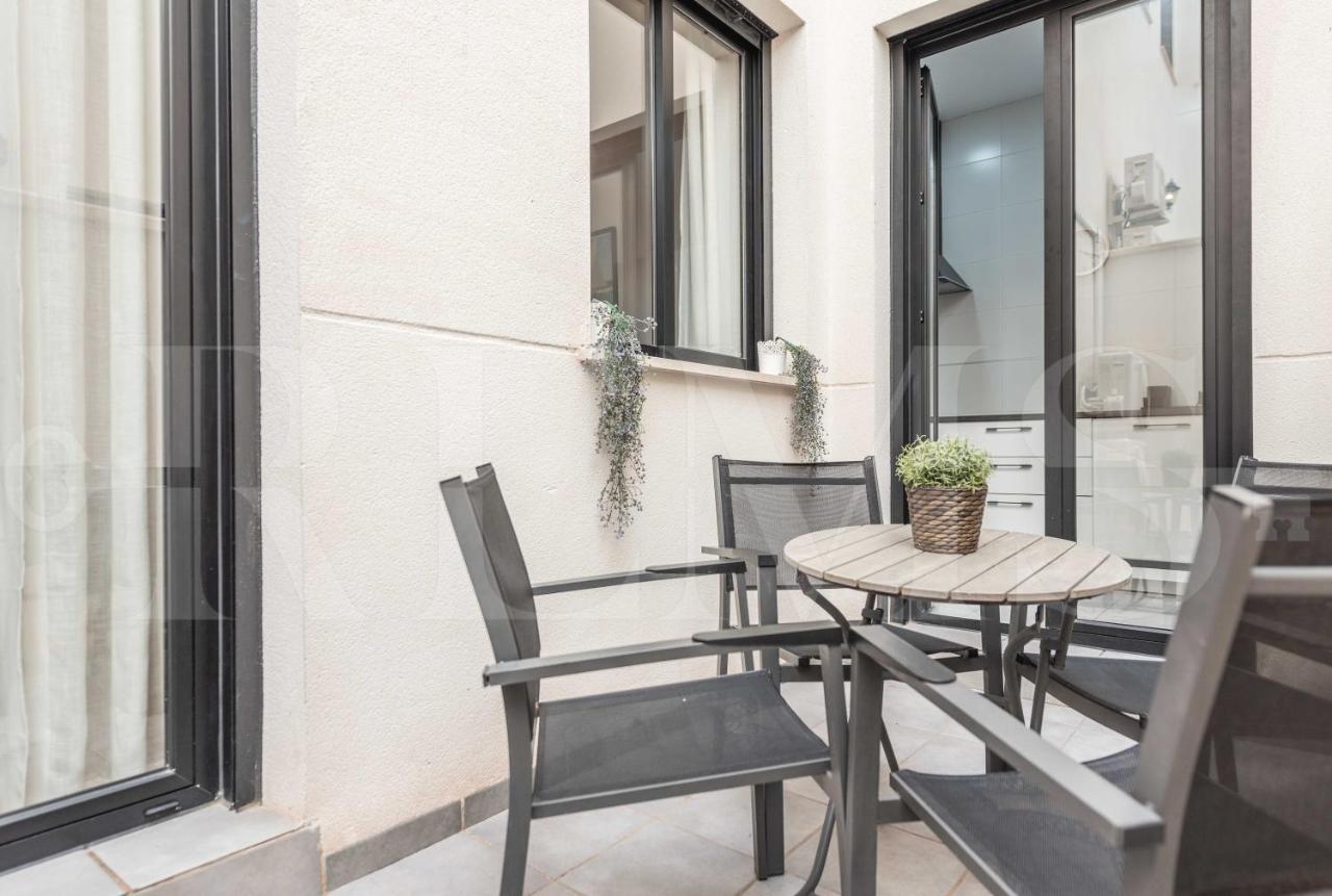 Appartement 3br With Parking And Patio In The Center By Rems